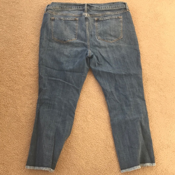 Old Navy - Mid Rise Flare Jeans - Picture 4 of 4